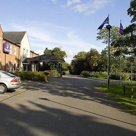 Отель Premier Inn York North 3*