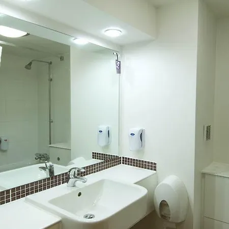 Premier Inn York North Отель Йорк