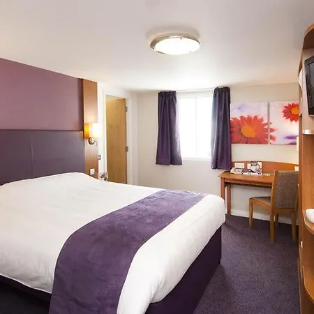 Отель Premier Inn York North 3*